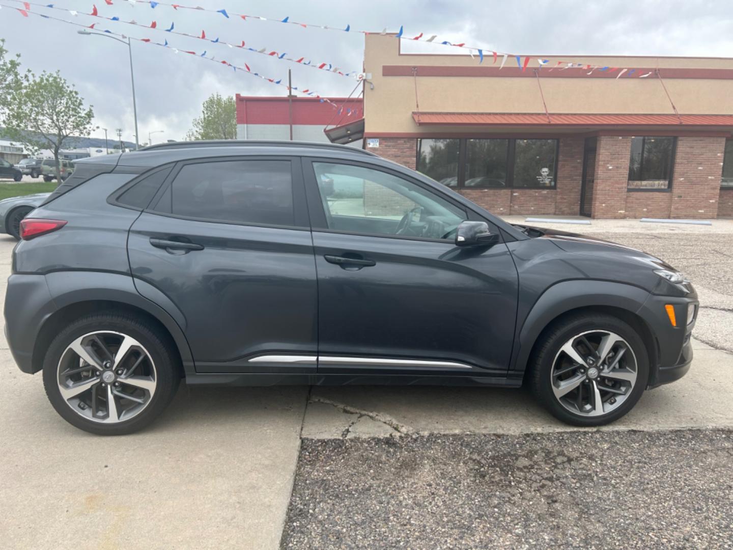 2021 GRAY Hyundai Kona Limited (KM8K3CA58M4) with an L4, 1.6L engine, Automatic transmission, located at 3030 CY Ave, Casper, WY, 82604, (307) 265-3830, 42.827816, -106.357483 - Photo#3